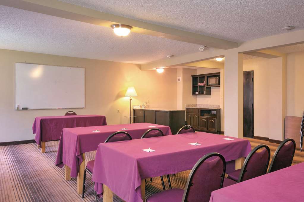 Comfort Inn Dallas Park Central Udogodnienia zdjęcie